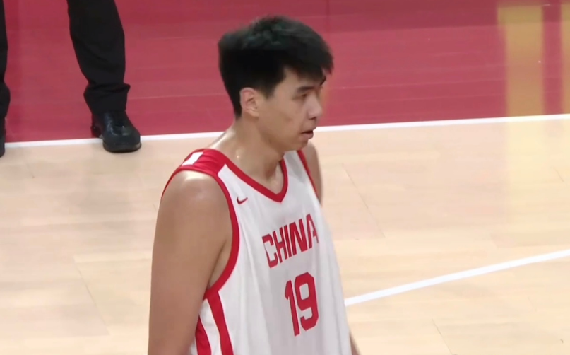 开云体育平台-被轰11-0！中国男篮半场落后7分 徐昕王俊杰庞峥麟全轰8分